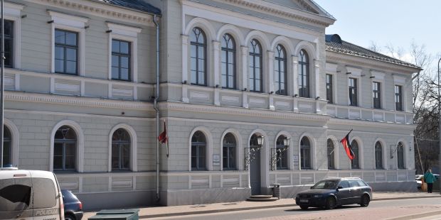 Deputāti diskutējot par jauna Jēkabpils domes priekšsēdētāja ievēlēšanas iespēju