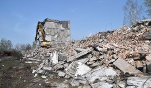 В основной капитал «Jēkabpils pakalpojumi» вложили землю под снесенной развалиной