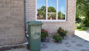 По поводу изменений графика вывозки отходов жители частных домов должны связаться с ООО «Jēkabpils pakalpojumi»