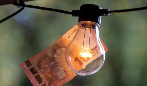 Сейм одобрил пакет помощи населению Латвии в связи с ростом цен на энергоносители