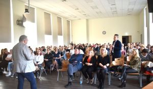 Jēkabpils 2. vidusskolas kolektīvs un vecāki kategoriski iebilst pret vidusskolas statusa likvidēšanu