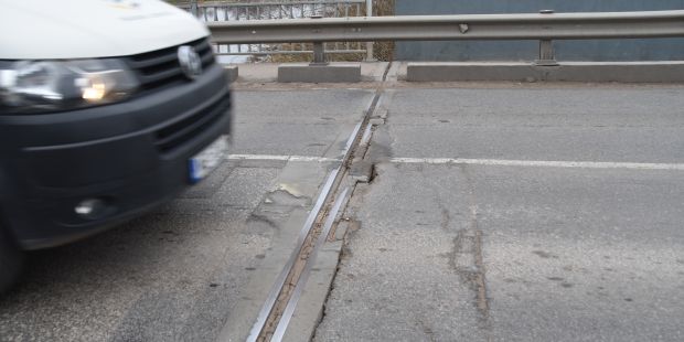 До конца года отремонтируют еще один шов на мосту через Даугаву